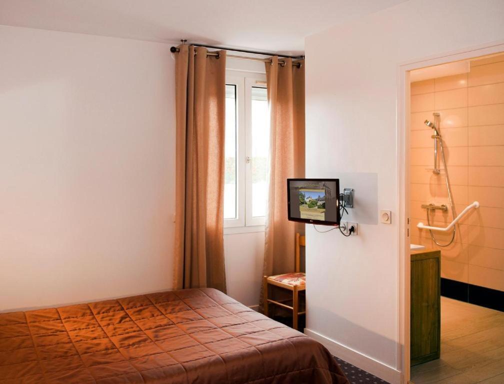 Logis Hotel Restaurant Du Labrador Saint-Benoît-sur-Loire Exteriör bild
